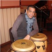 Maestro di musica laureato in percussioni cubane